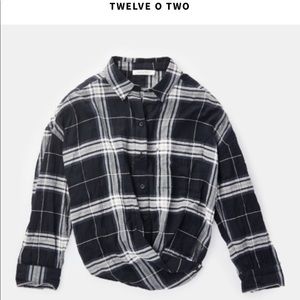 Twelve O Two Madison Top in Onyx